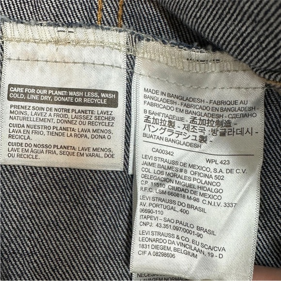 Levis Denim Jacket Dark Wash Trucker Classic Button Front Pockets - Picture 14 of 15